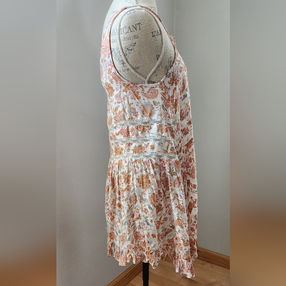 FREE PEOPLE assymetrical sleevless top with lace details in size SP - Picture 6 of 10